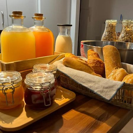 Alex Bed & Breakfast - Your Home Away Including Breakfast - In A Real Home 푸엔히롤라 외부 사진