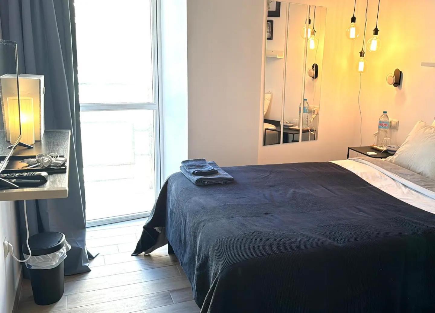 Alex Bed & Breakfast - Your Home Away Including Breakfast - In A Real Home 푸엔히롤라 외부 사진